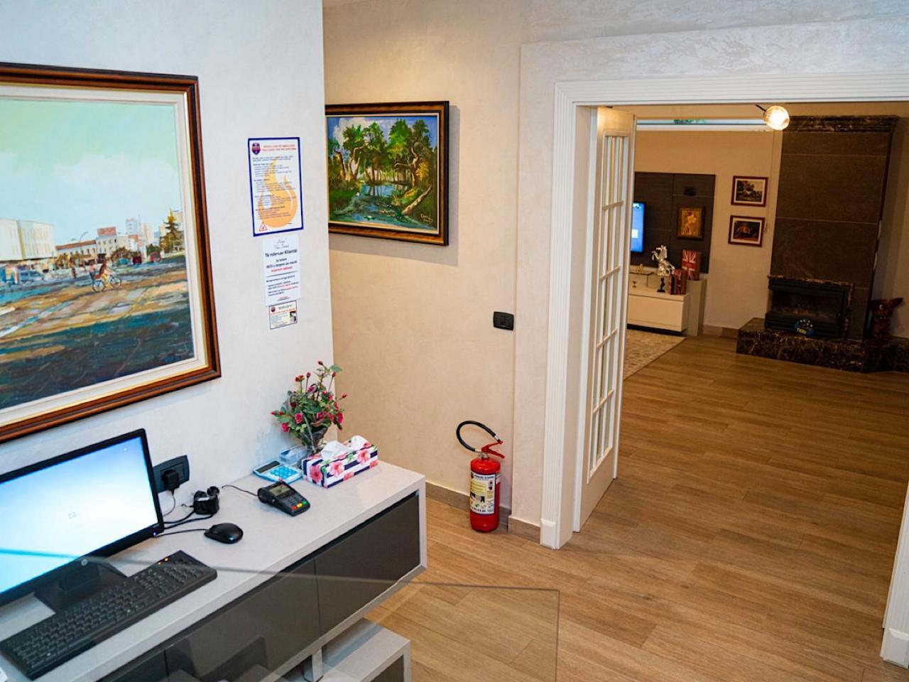 Hotel Vila Tirana